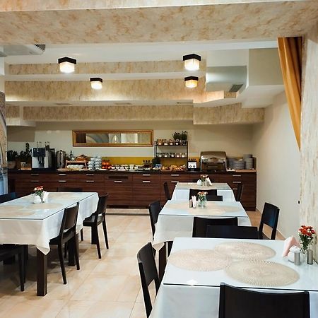 Hotel Gal Tarnow Extérieur photo