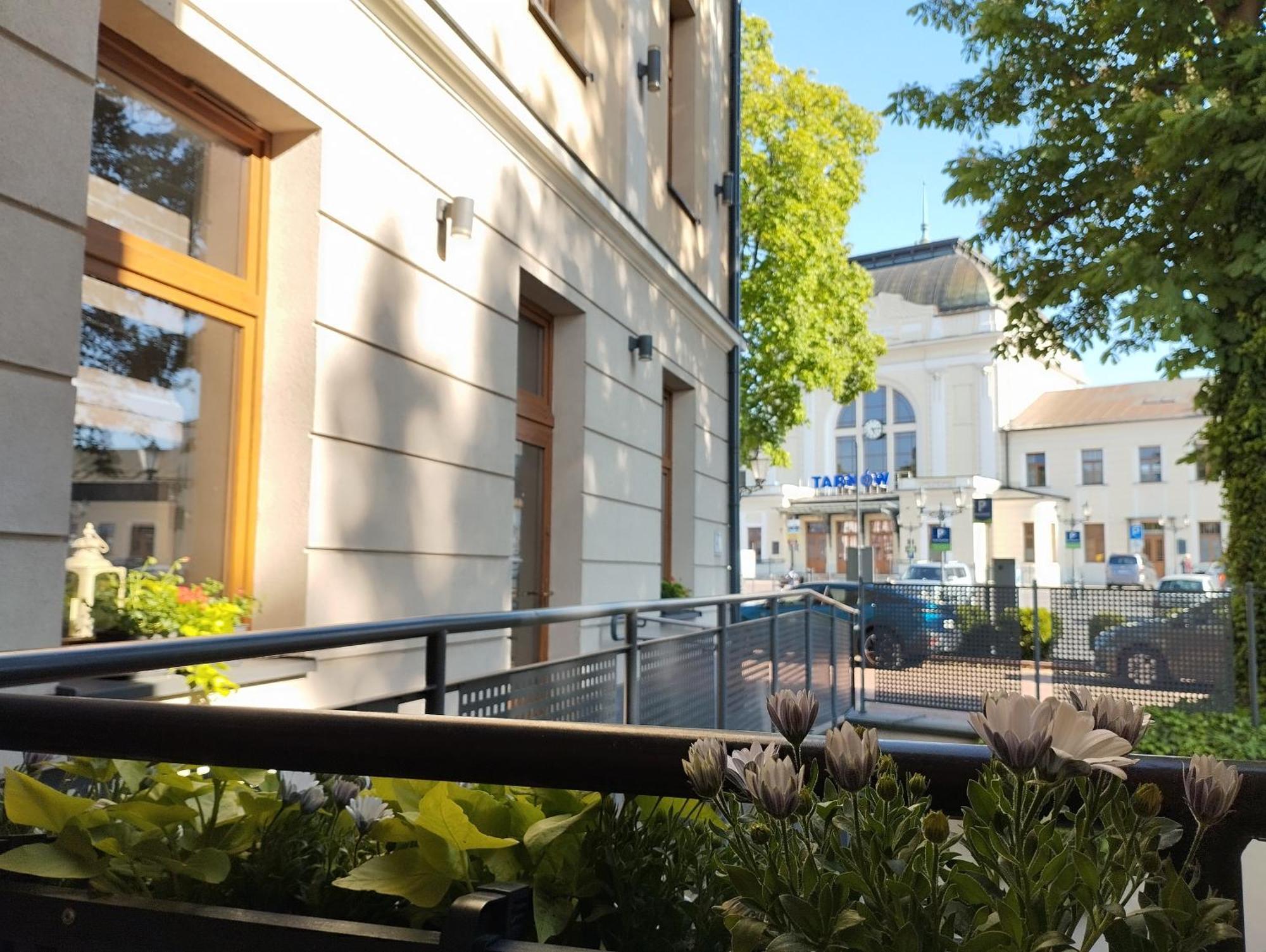 Hotel Gal Tarnow Extérieur photo