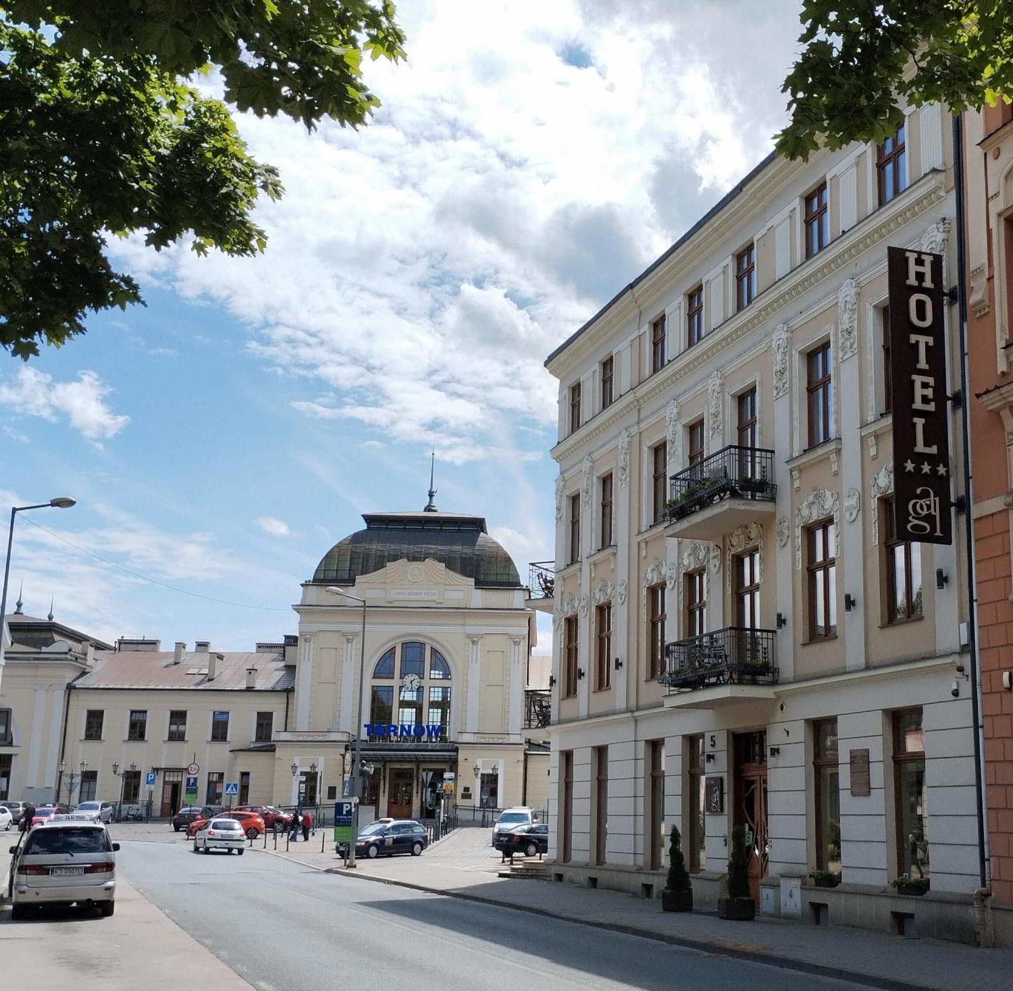 Hotel Gal Tarnow Extérieur photo