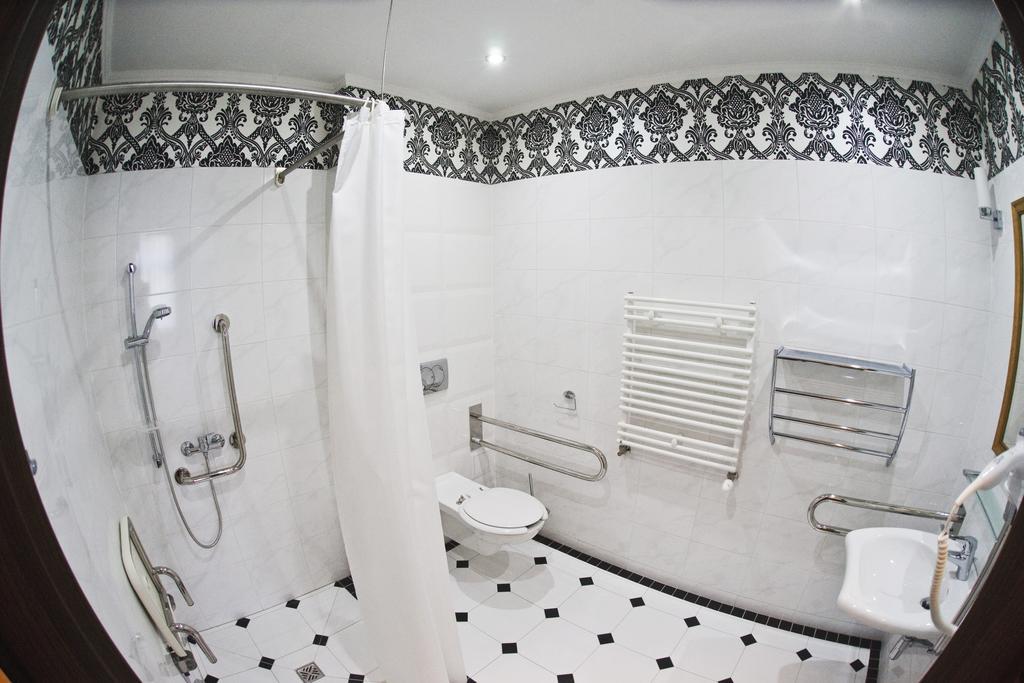 Hotel Gal Tarnow Extérieur photo