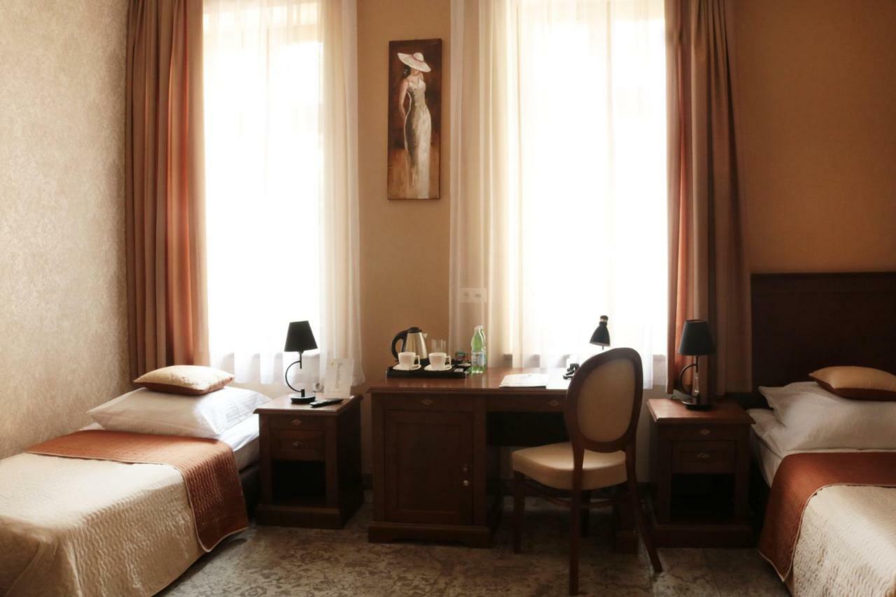 Hotel Gal Tarnow Extérieur photo