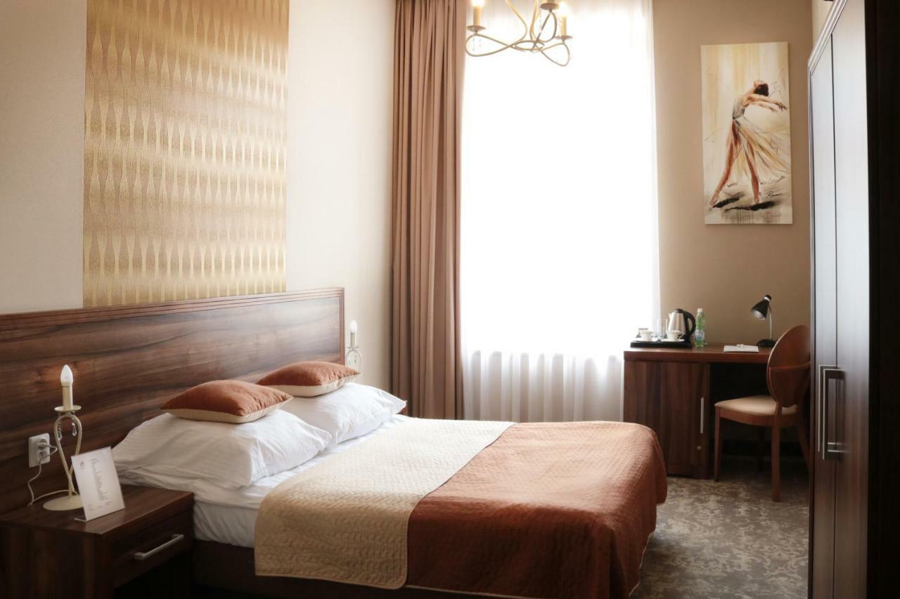 Hotel Gal Tarnow Extérieur photo