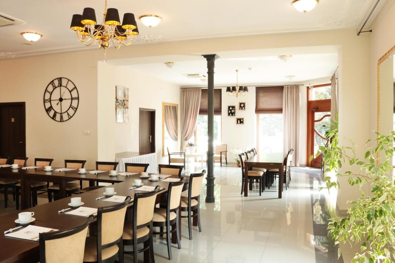 Hotel Gal Tarnow Extérieur photo